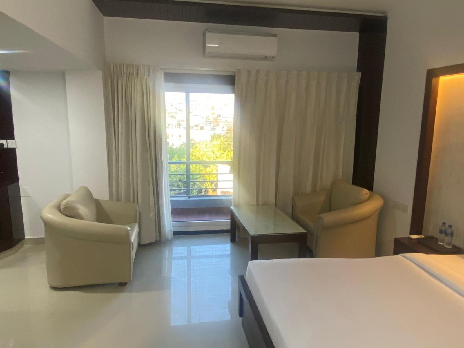 Bngv Mystic Premier Hotel بنغالور الغرفة الصورة